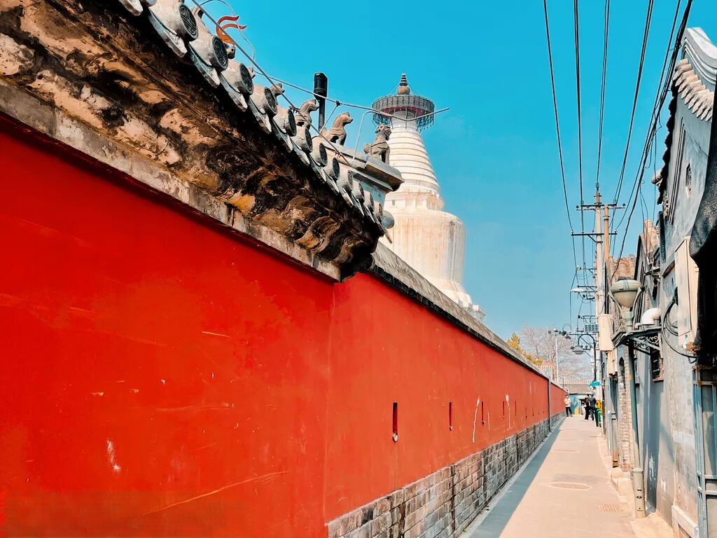 Local life in a Dongcheng hutong